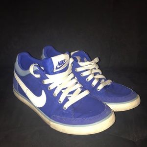 Nike women’s sneakers!